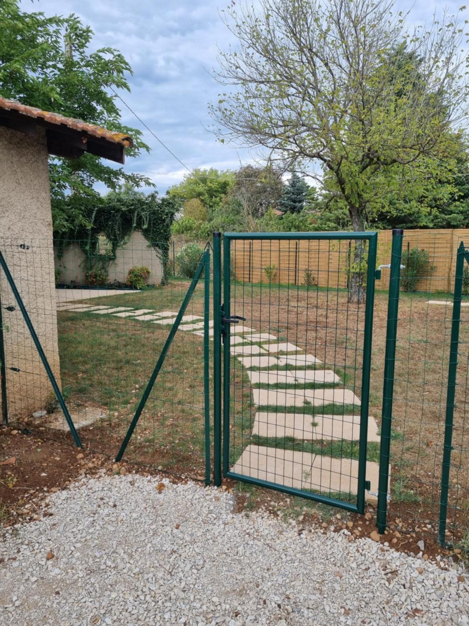 Maison 2 Chambres Avec Exterieur Et Jacuzzi Bourg-les-Valence Exterior photo